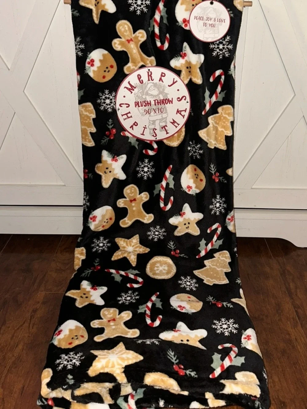 Holiday Merry Christmas Gingerbread Cookie Plush Throw Blanket
